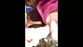 مامان پاهای خود را ج ...