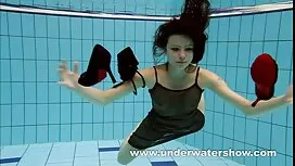 لیسیدن ماسکهای یکدیگ ...