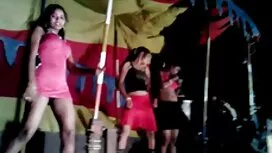 خانم خانه دار سبزه د ...