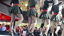 لسلی برهنه روی عكس س ...